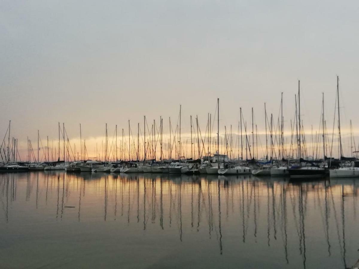 Apartma Ada Izola Bagian luar foto